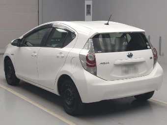 TOYOTA AQUA 2013 Image 4