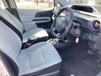 TOYOTA AQUA 2013 Image 5