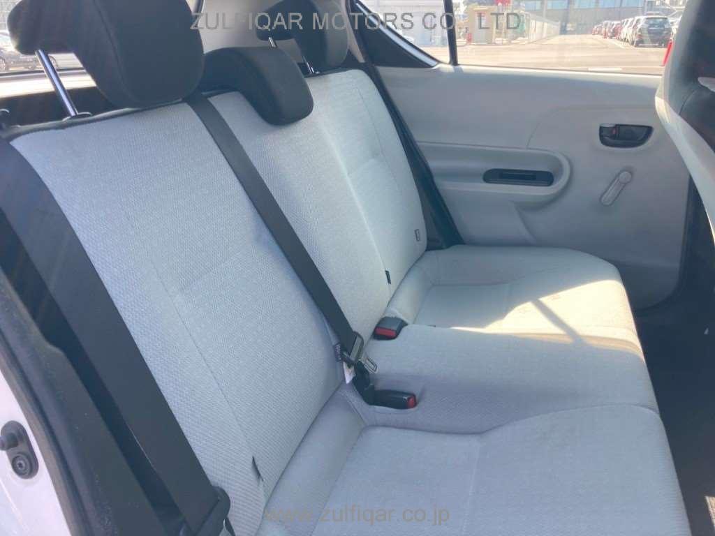 TOYOTA AQUA 2013 Image 7