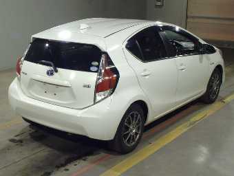 TOYOTA AQUA 2016 Image 2