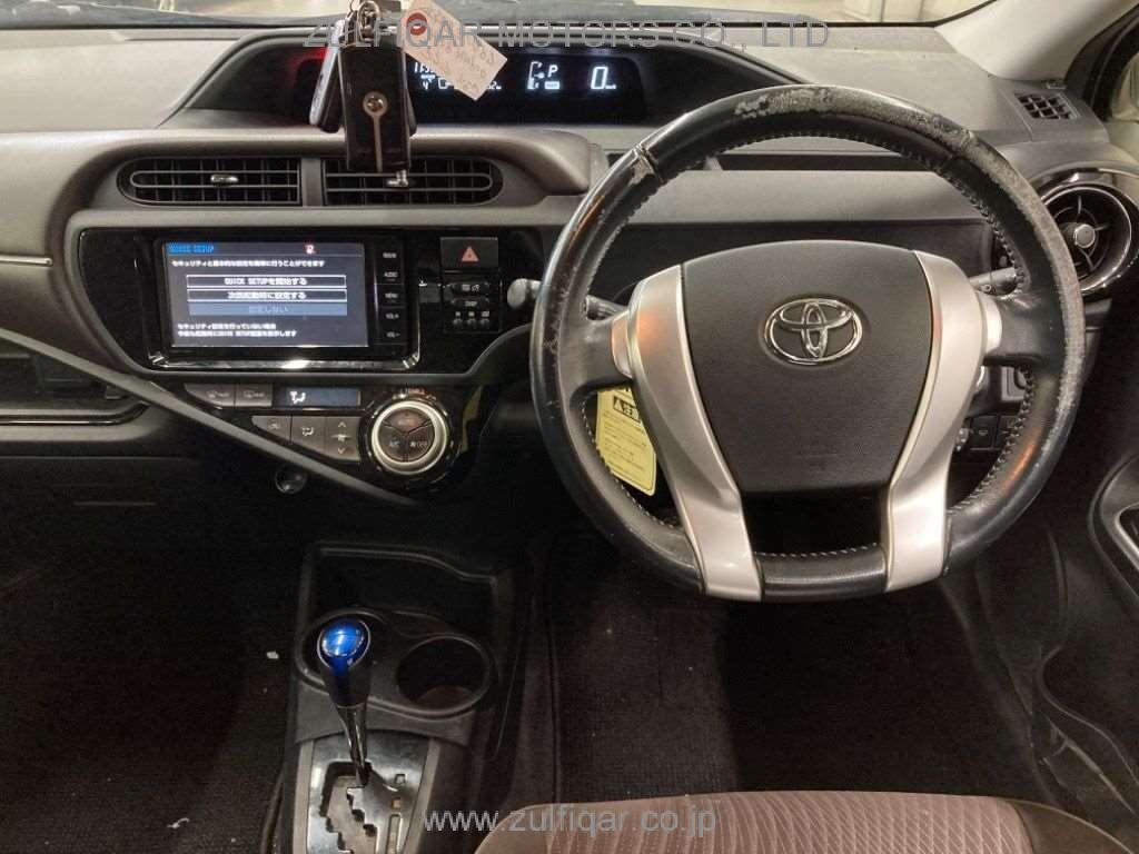 TOYOTA AQUA 2016 Image 6