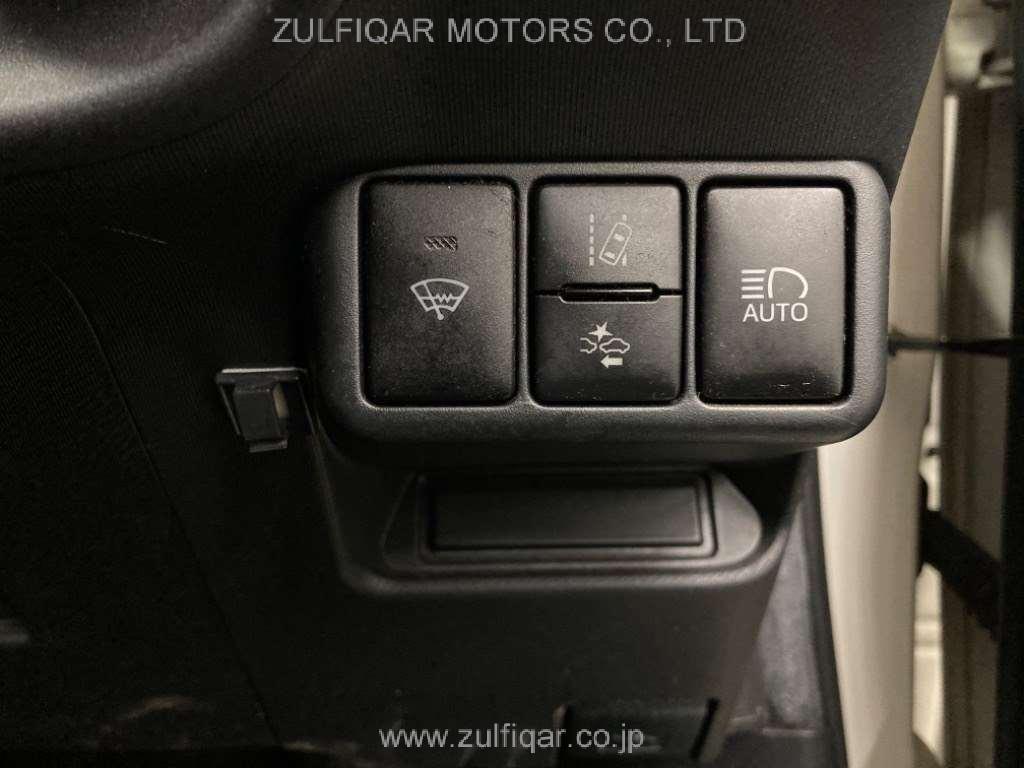 TOYOTA AQUA 2016 Image 10