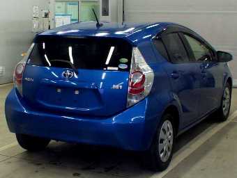 TOYOTA AQUA 2013 Image 2
