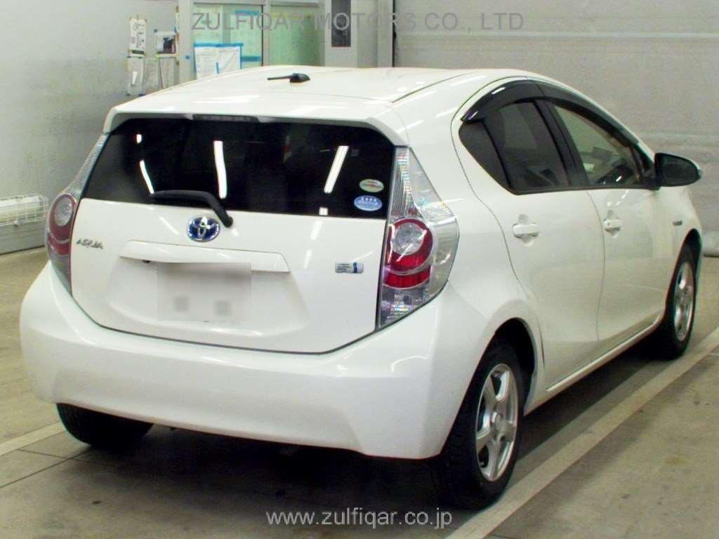 TOYOTA AQUA 2012 Image 2