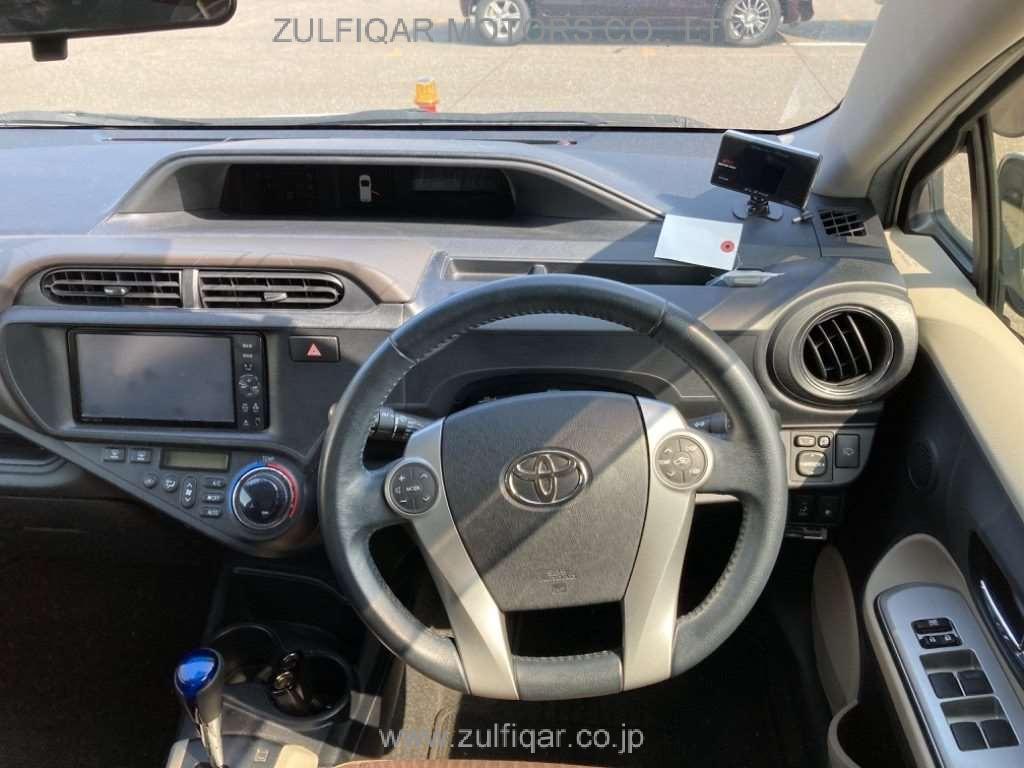 TOYOTA AQUA 2012 Image 6