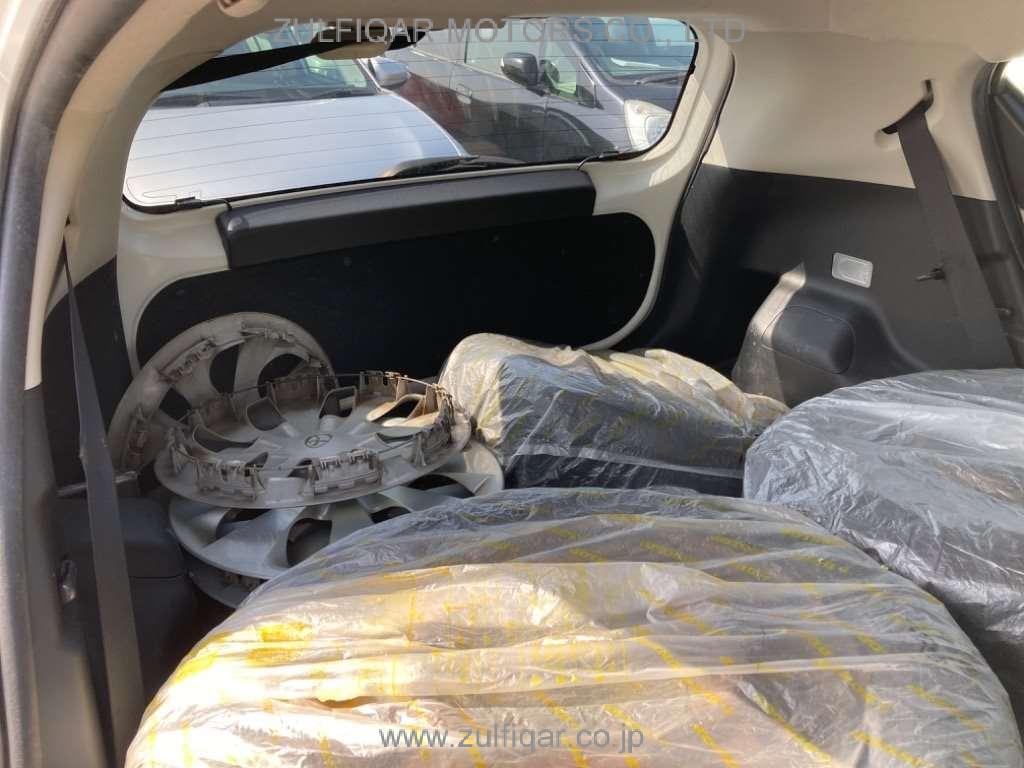 TOYOTA AQUA 2012 Image 7