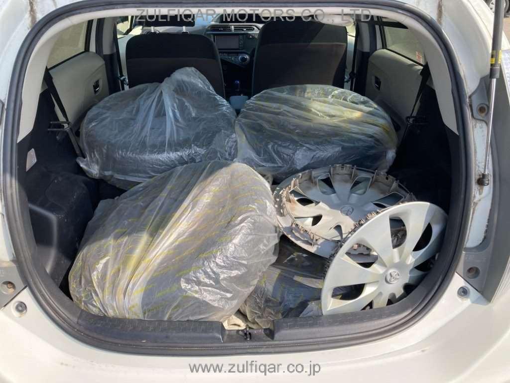 TOYOTA AQUA 2012 Image 8