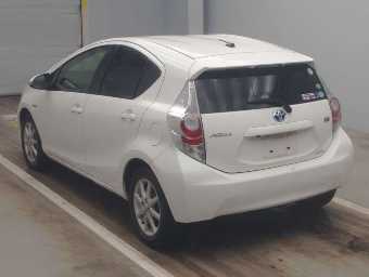 TOYOTA AQUA 2012 Image 4