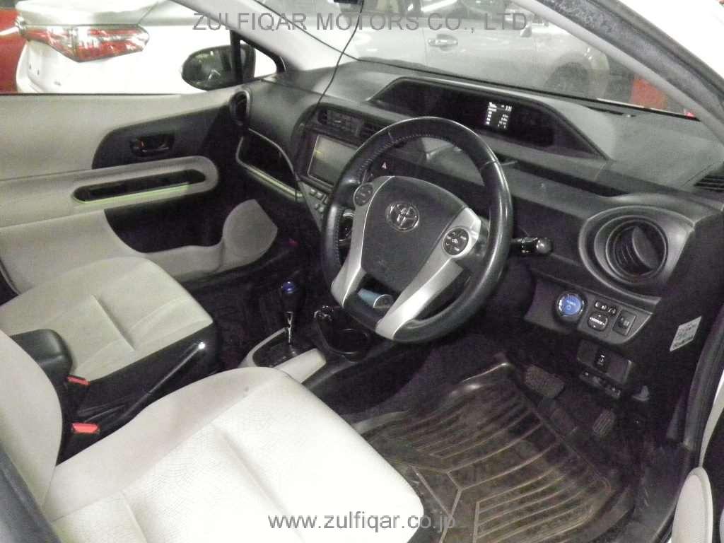 TOYOTA AQUA 2012 Image 5