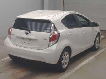 TOYOTA AQUA 2015 Image 2