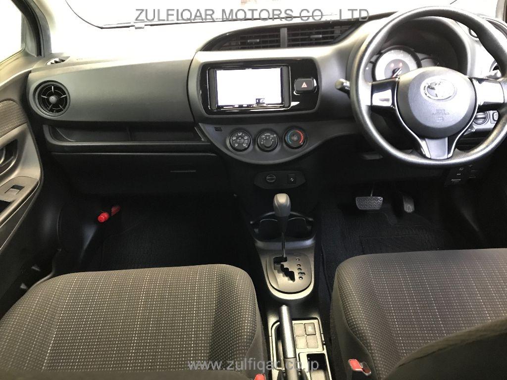 TOYOTA VITZ 2019 Image 3