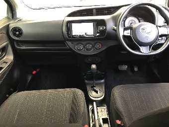 TOYOTA VITZ 2019 Image 3