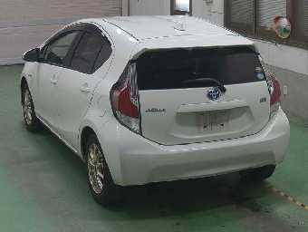 TOYOTA AQUA 2016 Image 2