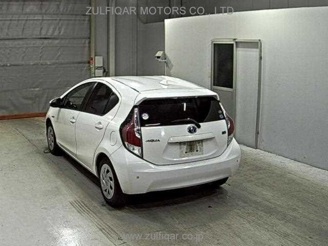 TOYOTA AQUA 2016 Image 2