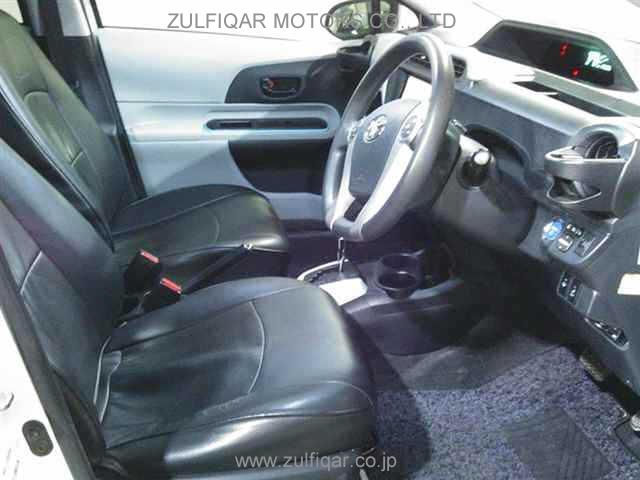 TOYOTA AQUA 2012 Image 4