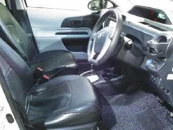 TOYOTA AQUA 2012 Image 4