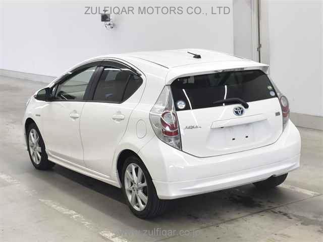 TOYOTA AQUA 2012 Image 2