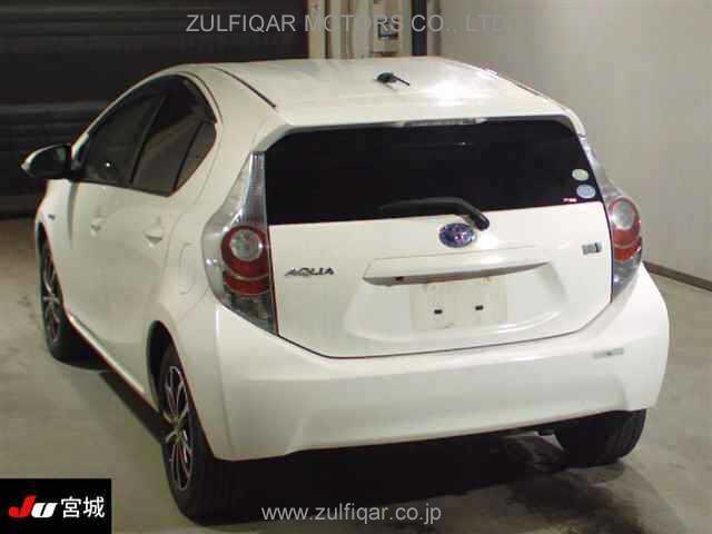 TOYOTA AQUA 2012 Image 2