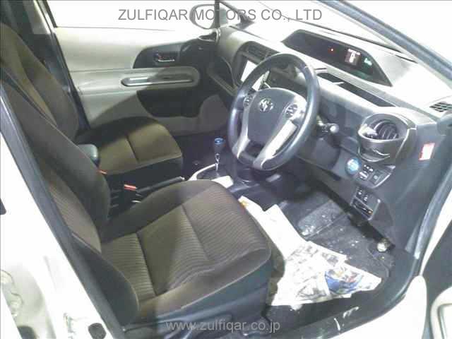 TOYOTA AQUA 2012 Image 4