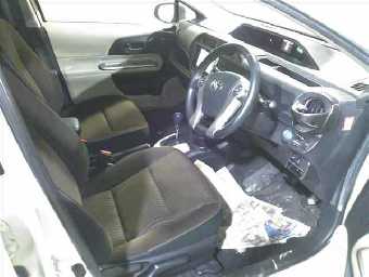 TOYOTA AQUA 2012 Image 4