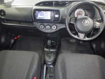 TOYOTA VITZ 2019 Image 3