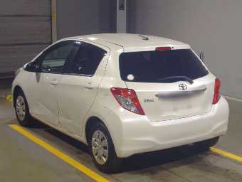 TOYOTA VITZ 2011 Image 4