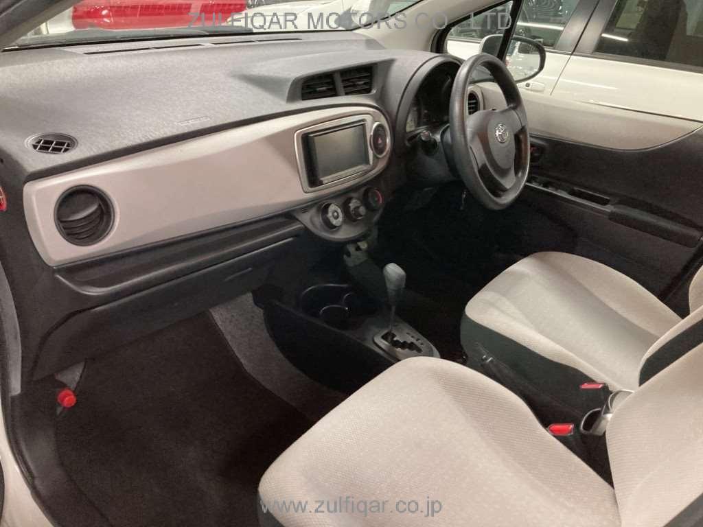 TOYOTA VITZ 2011 Image 7