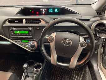 TOYOTA AQUA 2012 Image 6