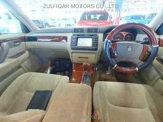 TOYOTA CROWN 2002 Image 3