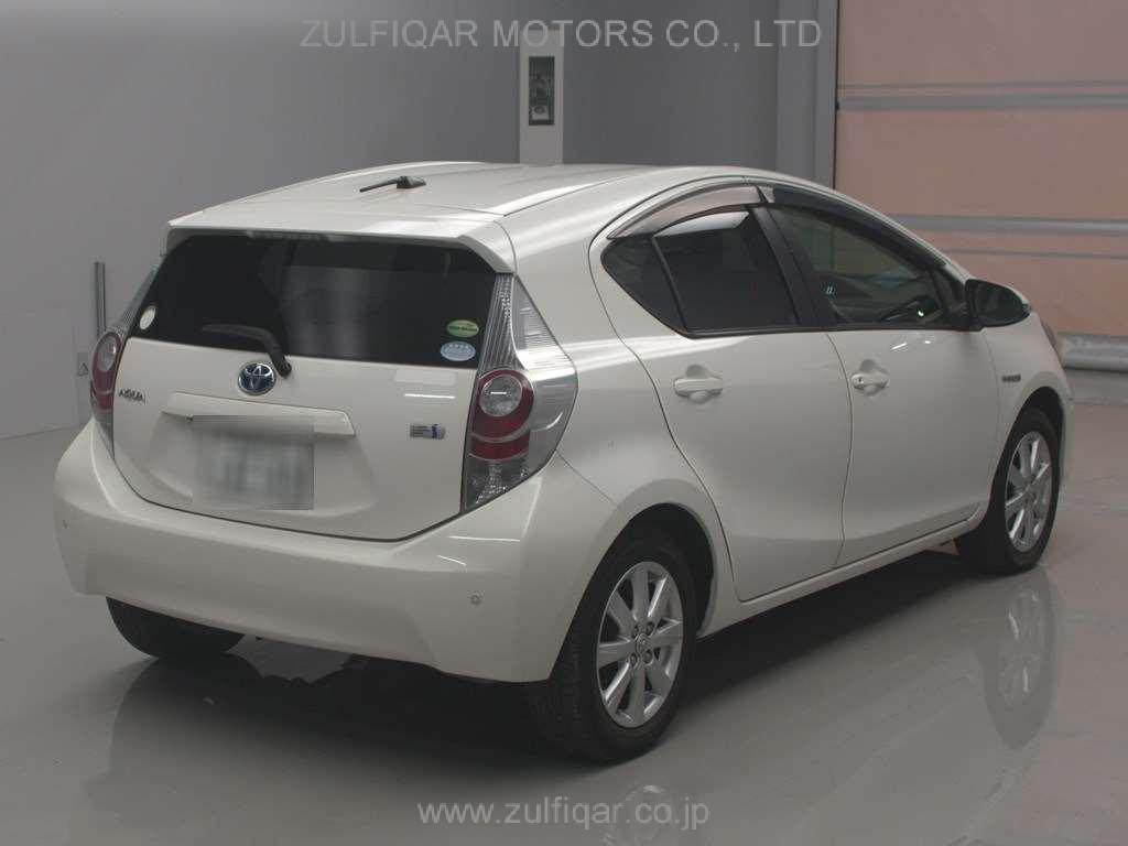 TOYOTA AQUA 2014 Image 2