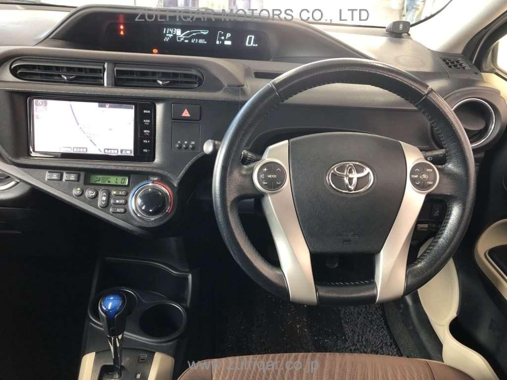 TOYOTA AQUA 2014 Image 6