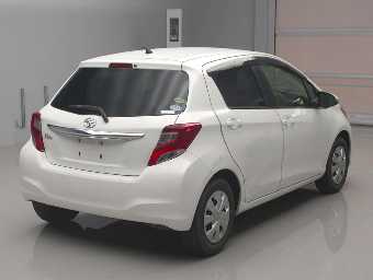 TOYOTA VITZ 2014 Image 2