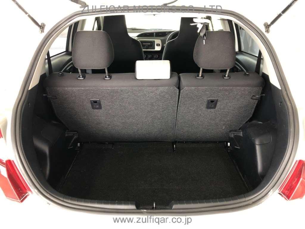 TOYOTA VITZ 2014 Image 9