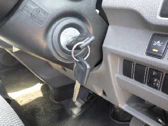 NISSAN NV350 CARAVAN 2018 Image 11