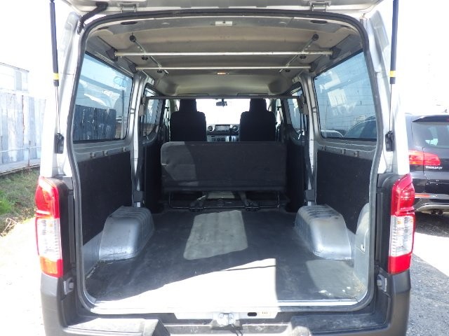 NISSAN NV350 CARAVAN 2018 Image 24