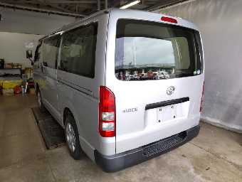 TOYOTA HIACE 2018 Image 4