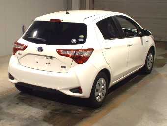 TOYOTA VITZ 2020 Image 2