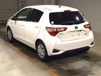 TOYOTA VITZ 2020 Image 4