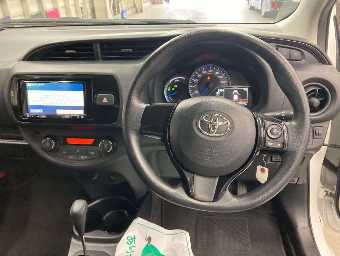 TOYOTA VITZ 2020 Image 6