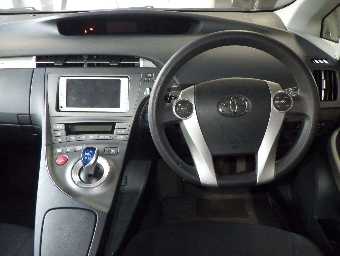 TOYOTA PRIUS PHV 2013 Image 6