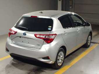 TOYOTA VITZ 2018 Image 2