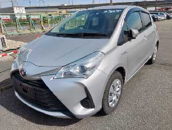 TOYOTA VITZ 2018 Image 13