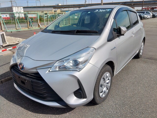 TOYOTA VITZ 2018 Image 19