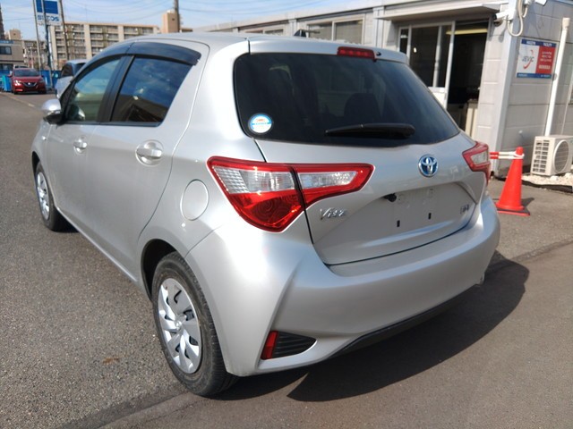 TOYOTA VITZ 2018 Image 21