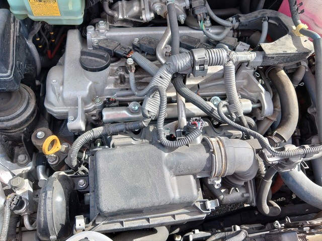 TOYOTA VITZ 2018 Image 23