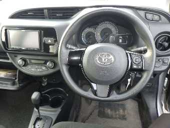 TOYOTA VITZ 2018 Image 6