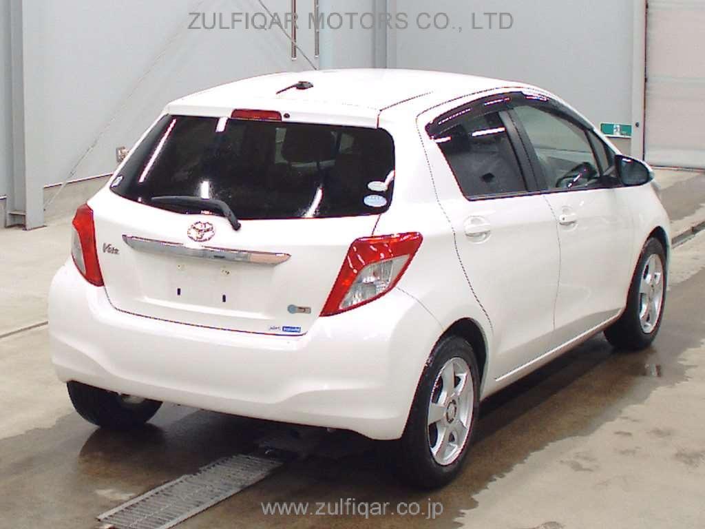 TOYOTA VITZ 2011 Image 2