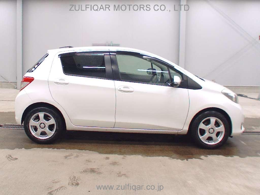 TOYOTA VITZ 2011 Image 3