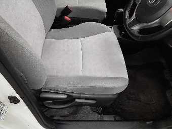 TOYOTA VITZ 2011 Image 8