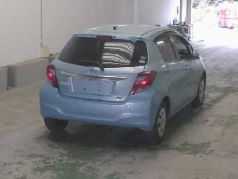 TOYOTA VITZ 2014 Image 2